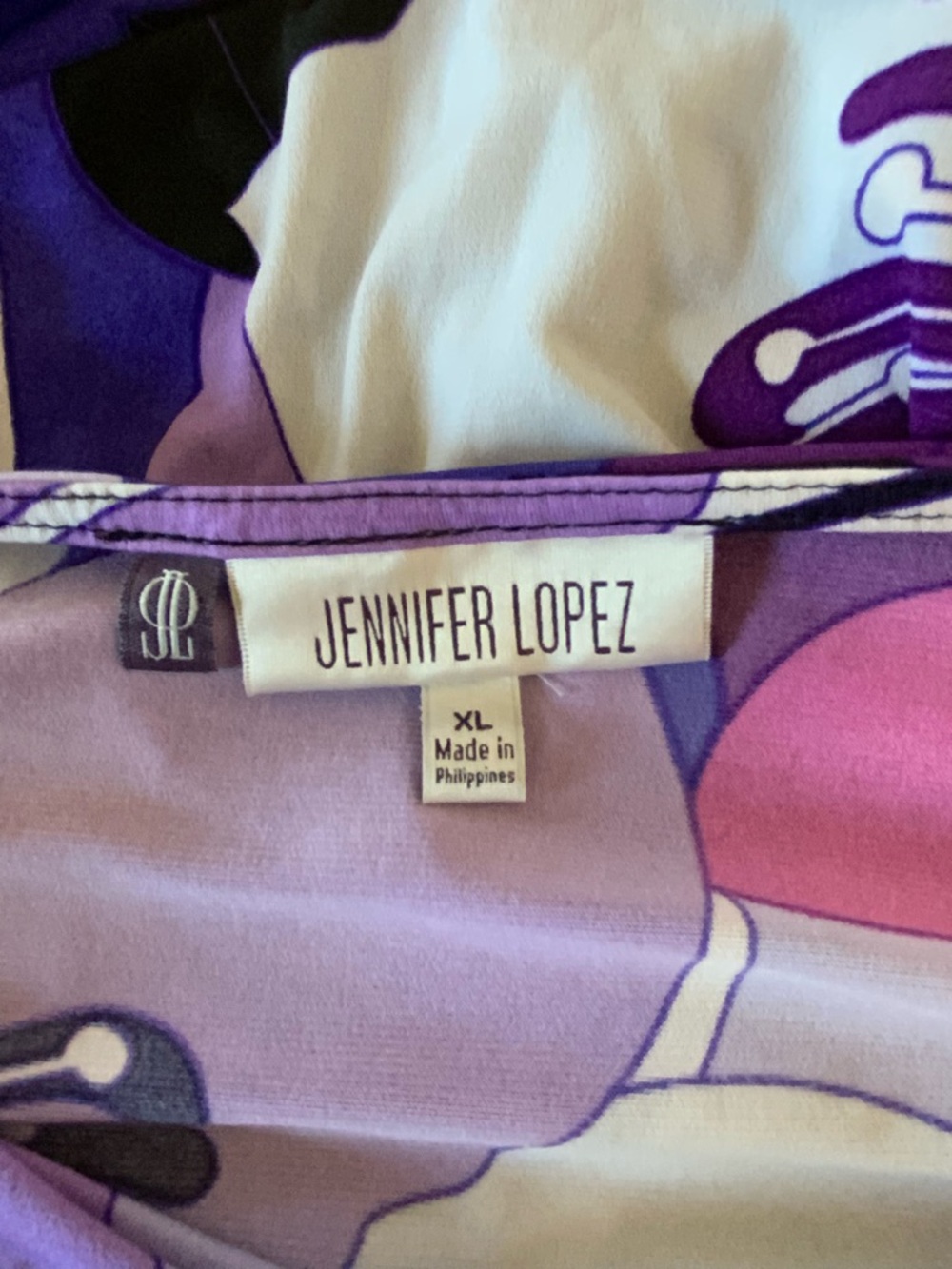 Jennifer Lopez Purple and White Floral Print Top - Picture 6 of 7